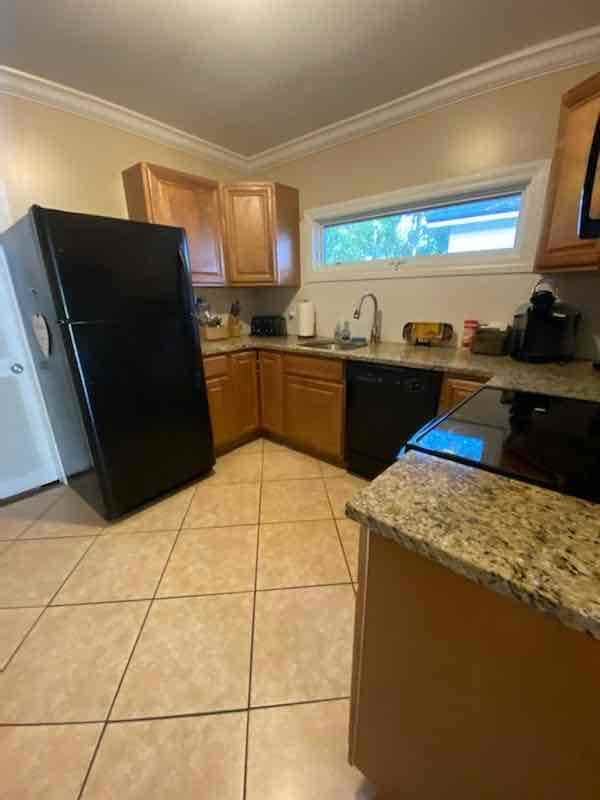 853 W Lyman Ave - Photo 5 of 10