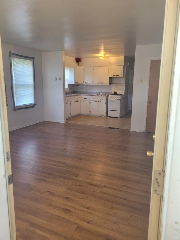2417 N Rockton Ave - Photo 4 of 19