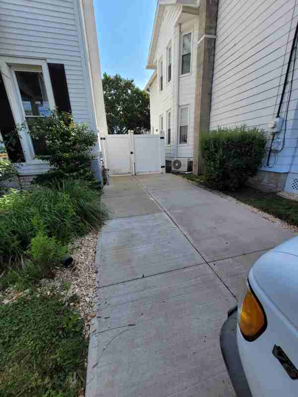 211 Montgomery Ave #211 - Photo 3 of 31