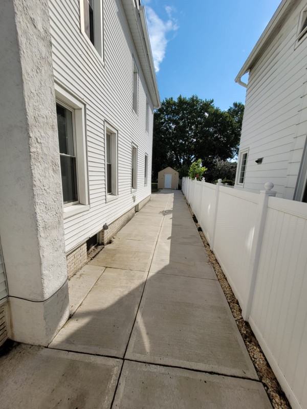 211 Montgomery Ave #211 - Photo 4 of 31