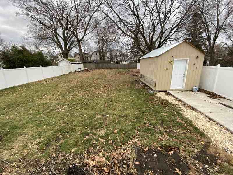 211 Montgomery Ave #211 - Photo 7 of 31