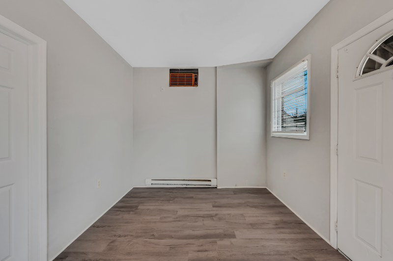 518 Exeter Ave #1 - Photo 3 of 7