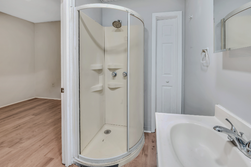 518 Exeter Ave #1 - Photo 4 of 7