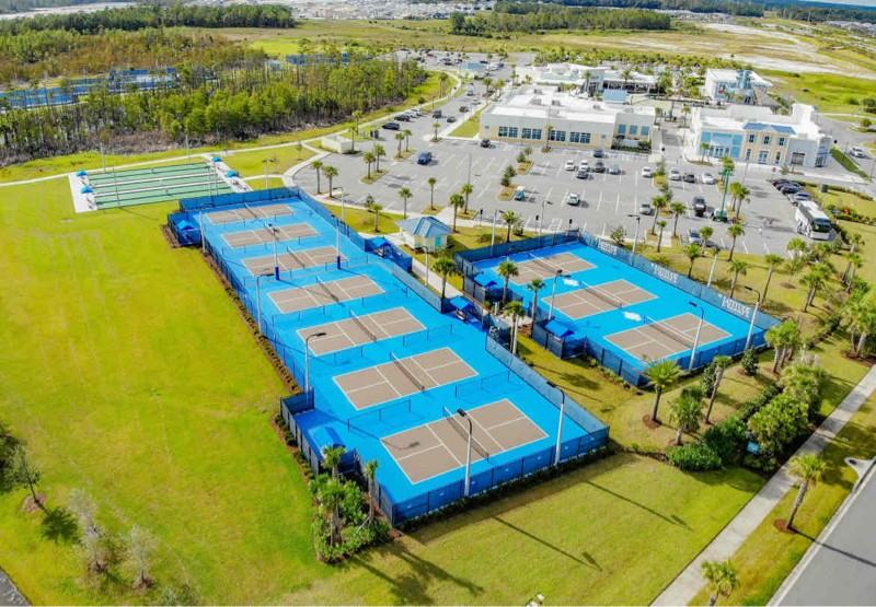 270 Coral Reef Way - Photo 4 of 40