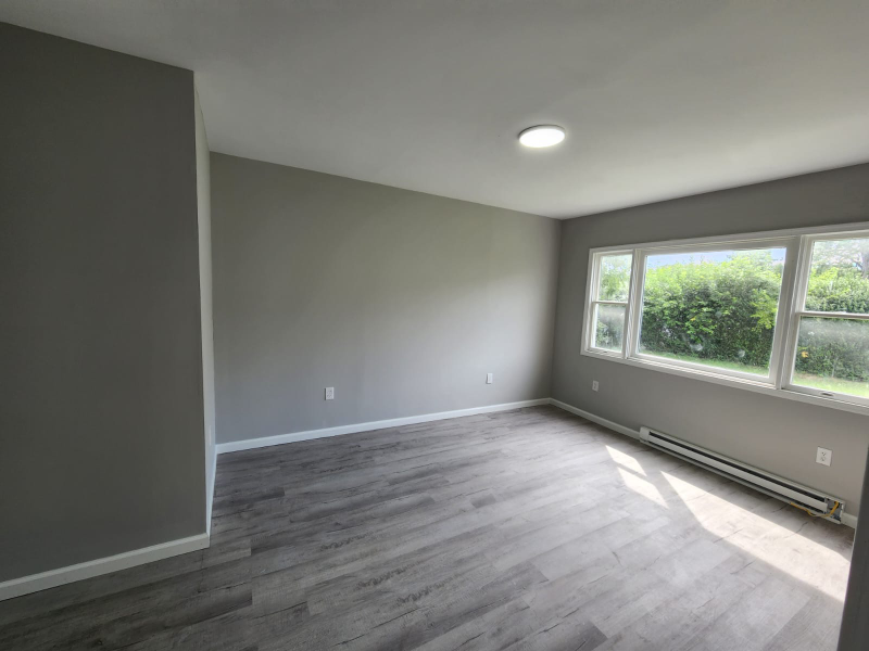 128 Henderson St - Photo 2 of 6