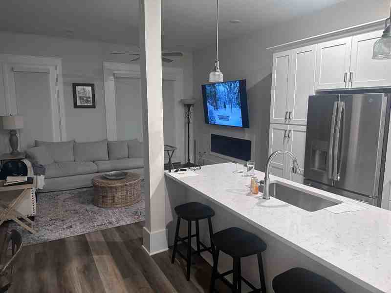 546 Howard Ave - Photo 6 of 21