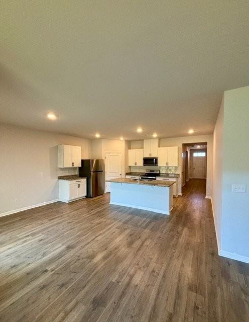 416 Lauren Ln - Photo 7 of 20