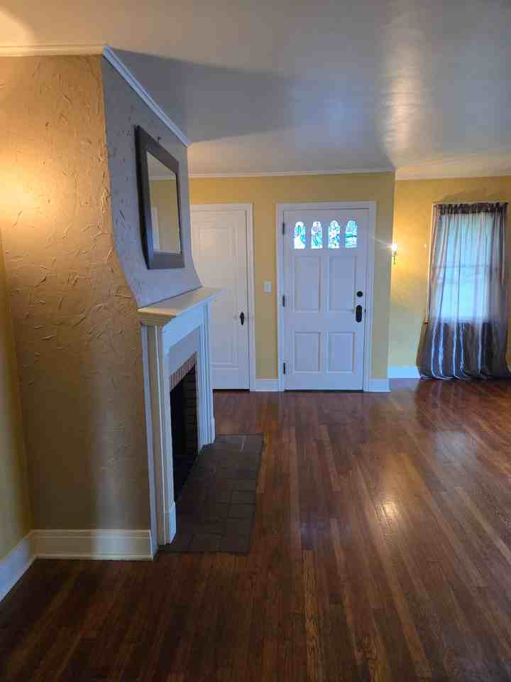 306 Hazelwood Ave Se - Photo 6 of 20