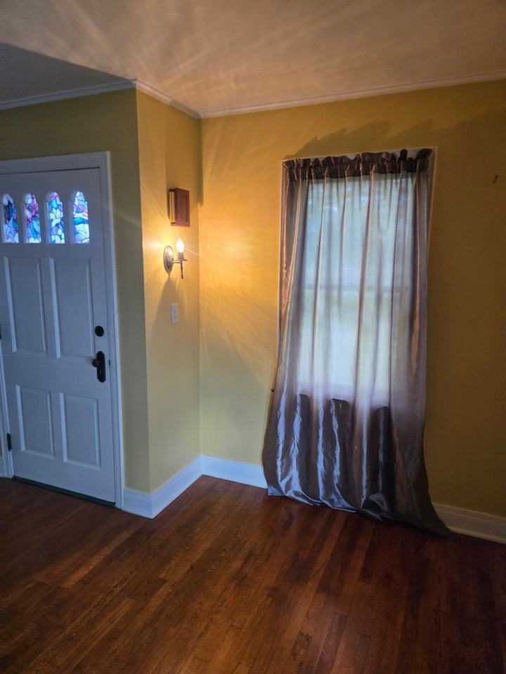 306 Hazelwood Ave Se - Photo 7 of 20