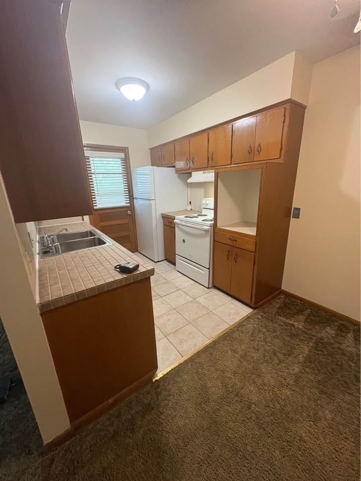 1258 E Elm St #13 - Photo 6 of 14