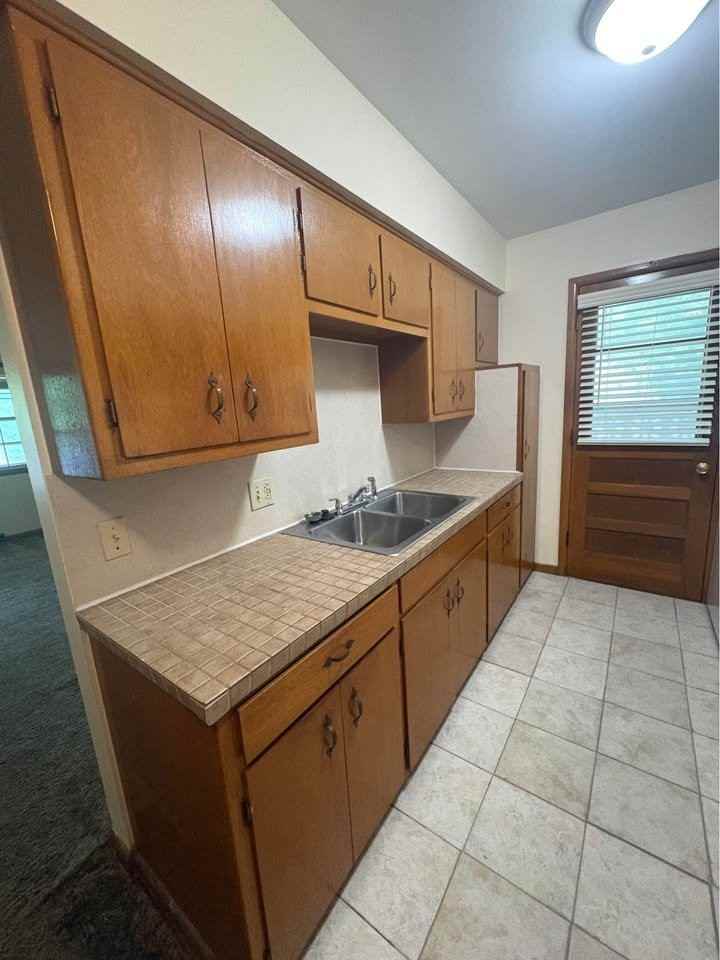 1258 E Elm St #13 - Photo 7 of 14