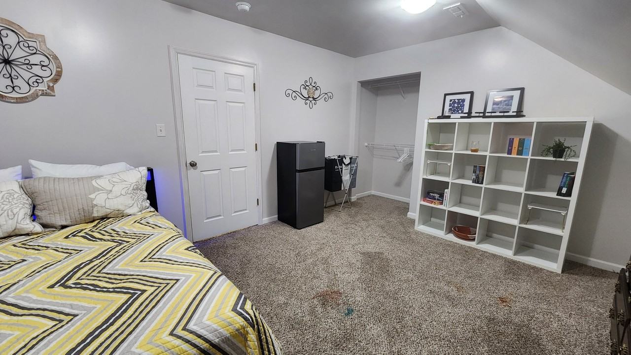 5467 Maple Ave - Photo 4 of 14