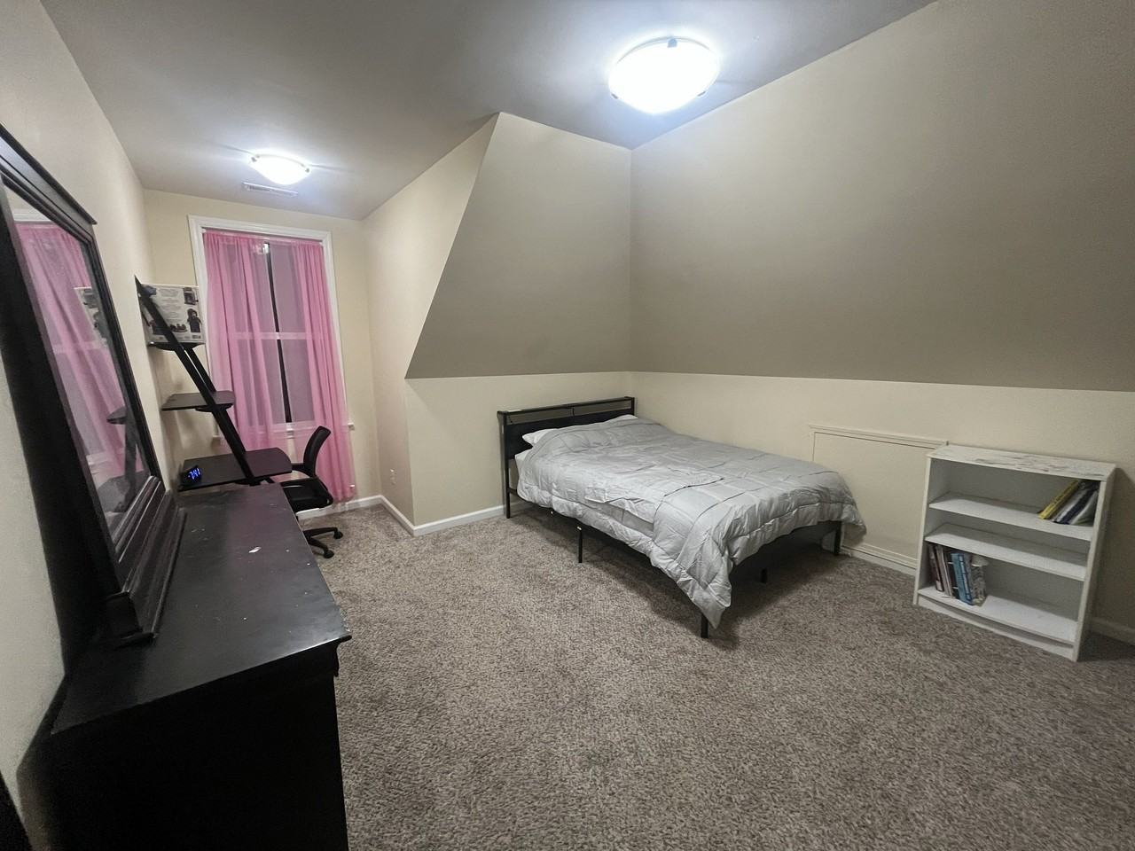 5467 Maple Ave - Photo 3 of 11