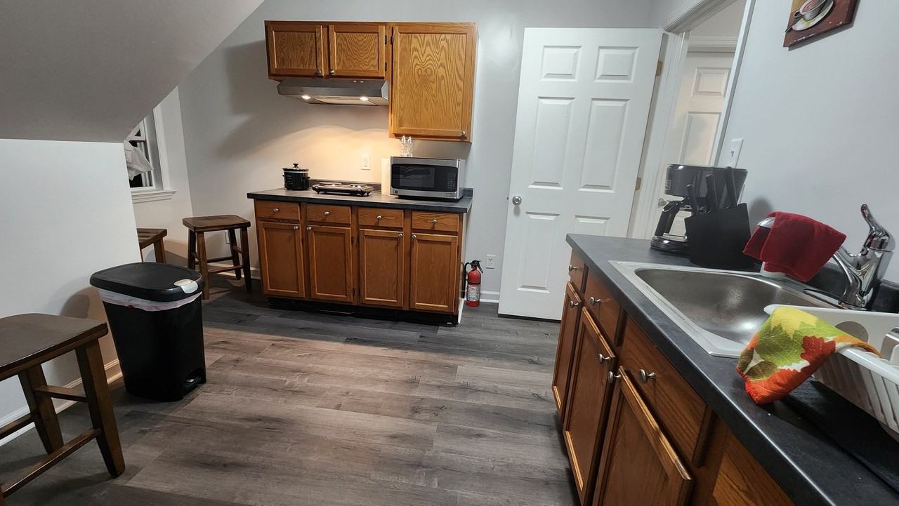5467 Maple Ave - Photo 7 of 11