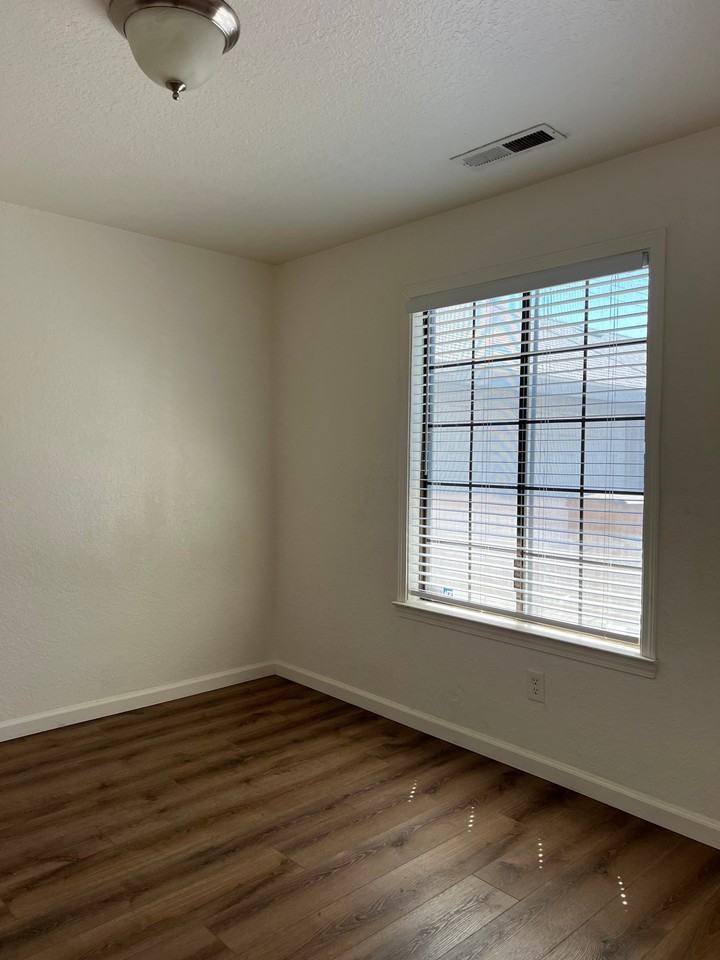1321 Claus Rd #B - Photo 5 of 5