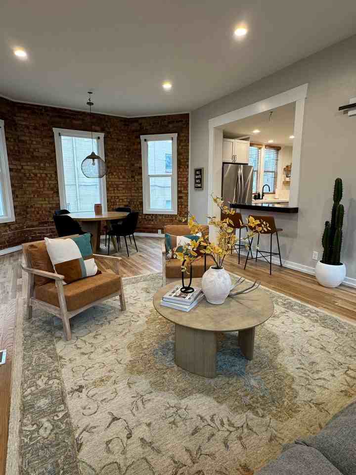 316 S University St - Photo 2 of 16