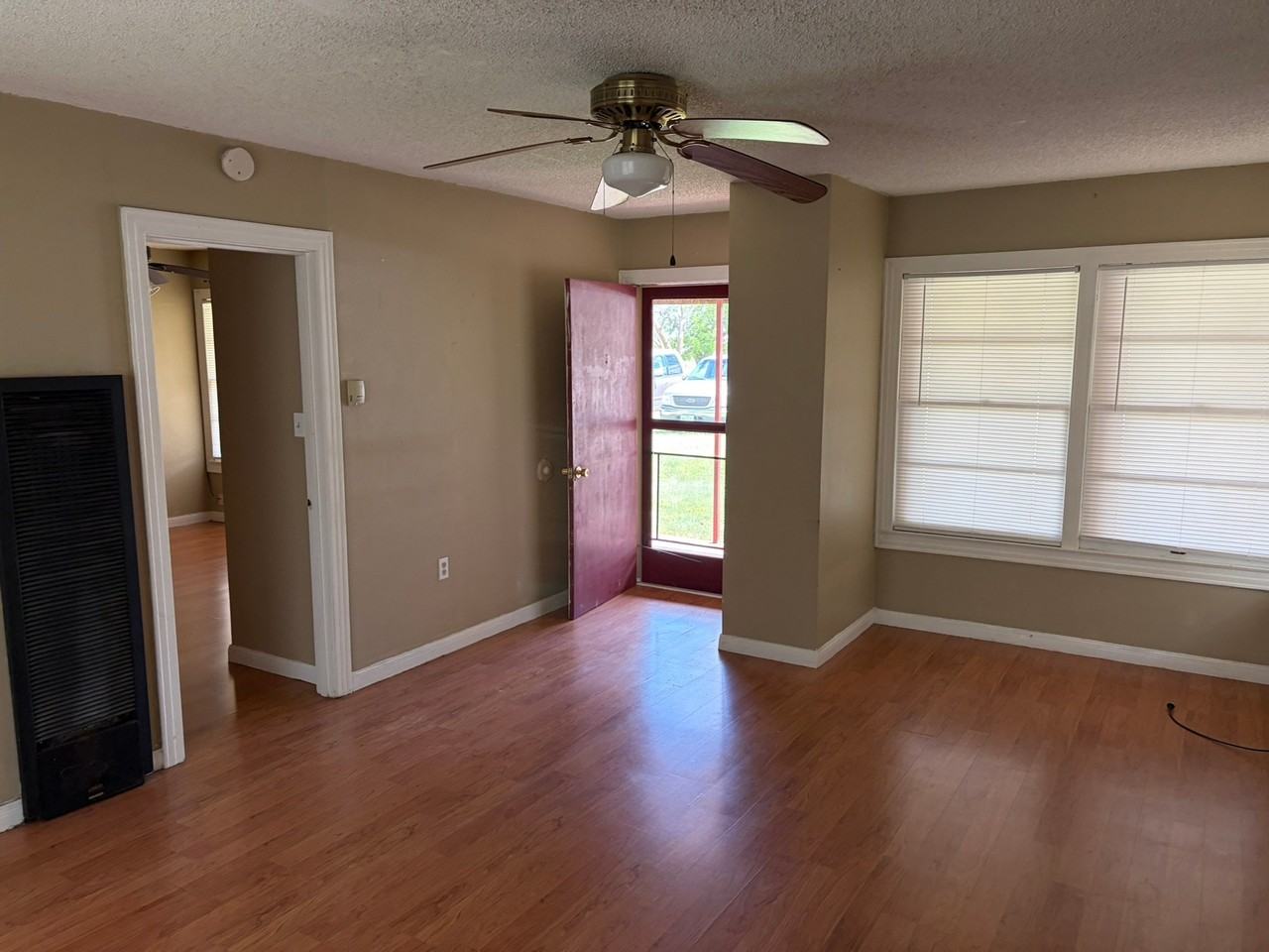 106 Dixie Dr - Photo 3 of 19