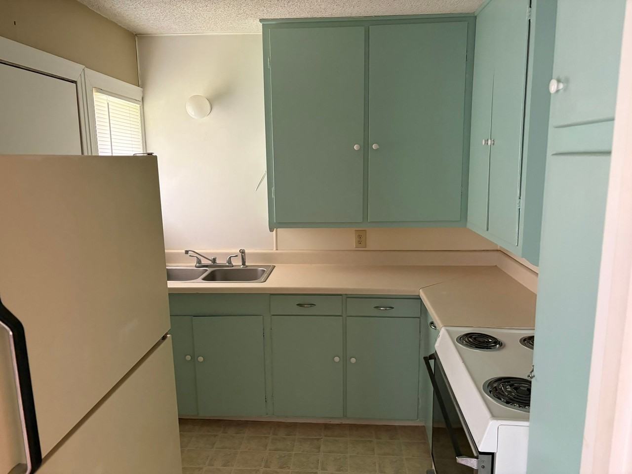 106 Dixie Dr - Photo 4 of 19