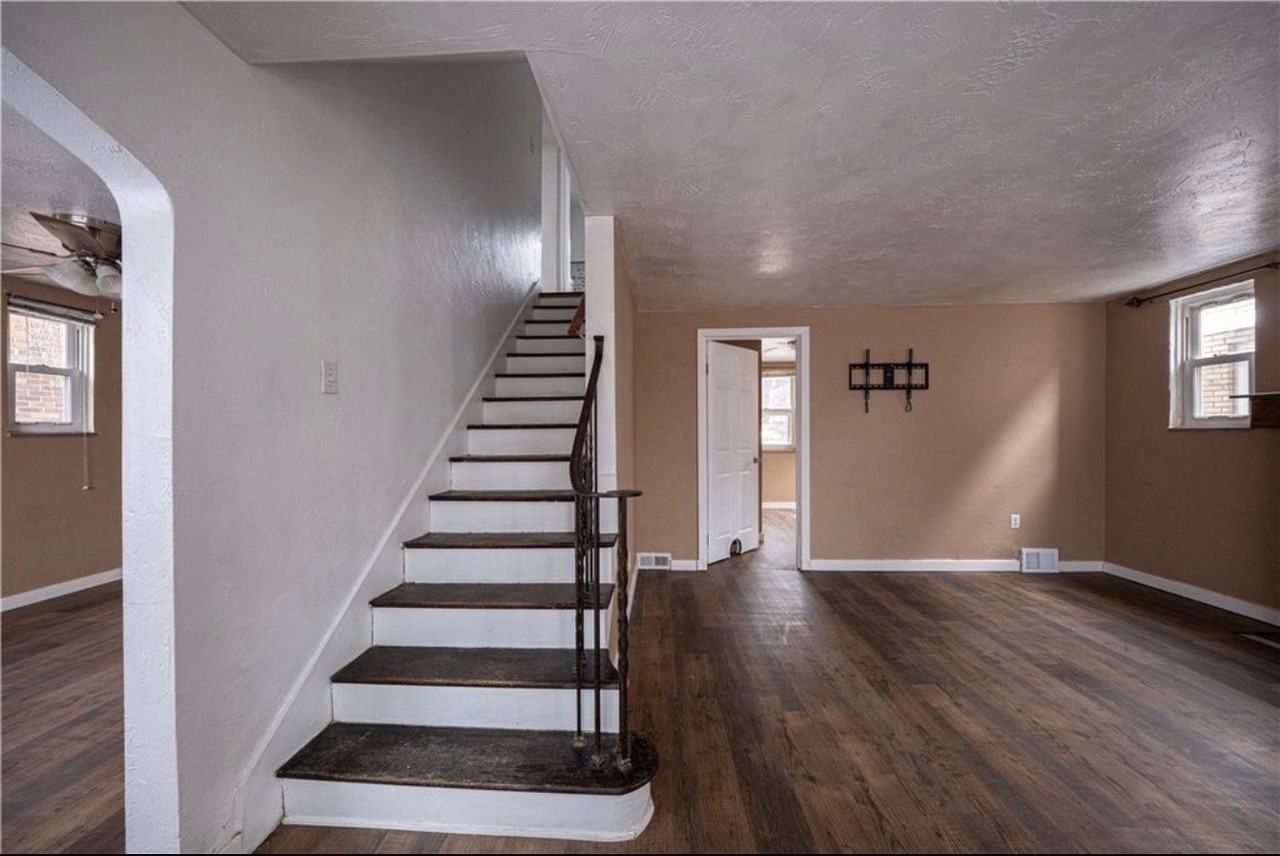924 James St - Photo 3 of 17