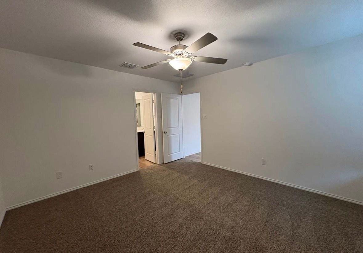 1256 Mosely Cir - Photo 3 of 14