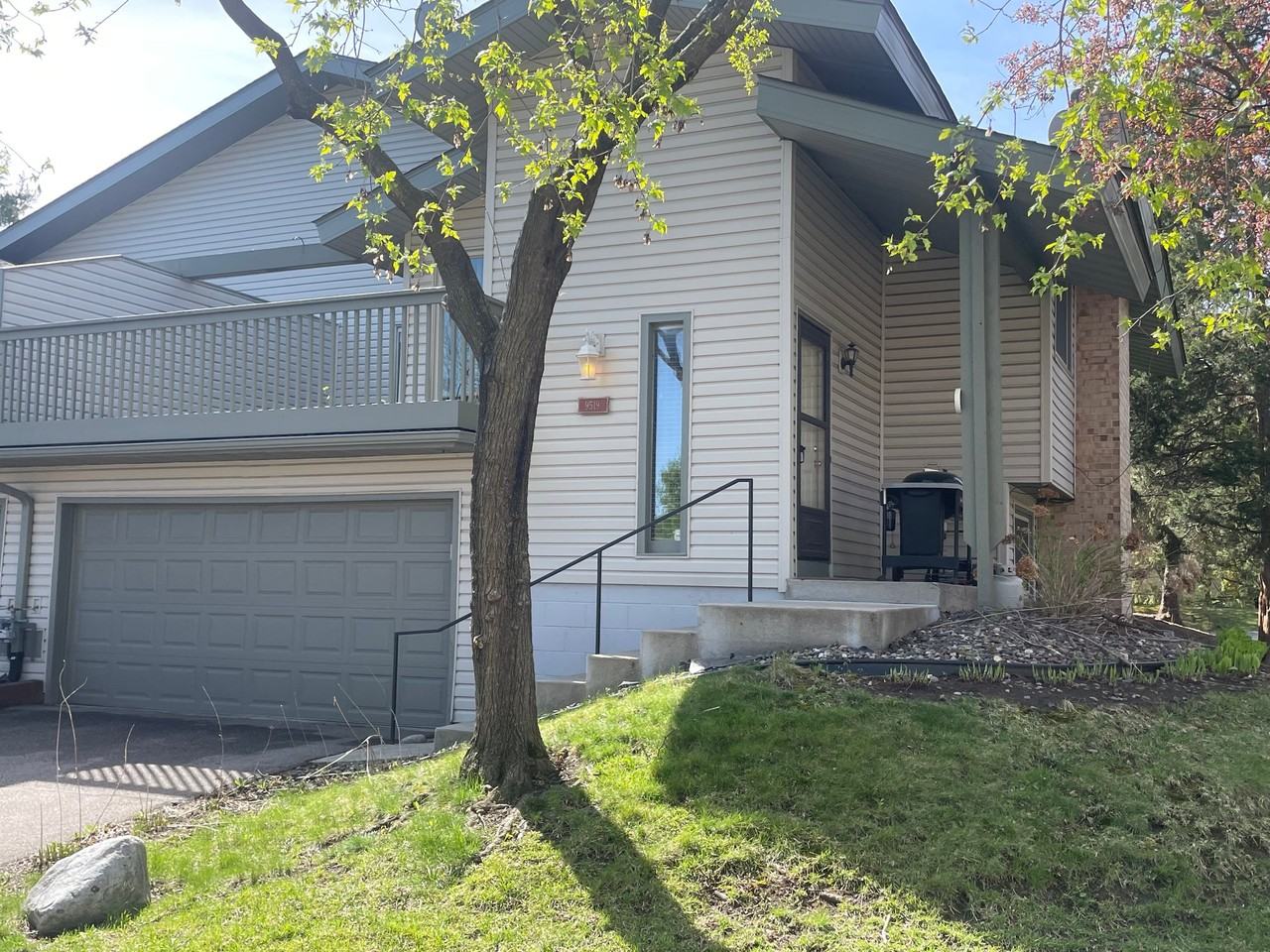 9519 Hartford Cir - Photo 2 of 8