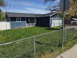 featured image of 806 1st St N