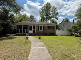 featured image of 1427 E 48th St
