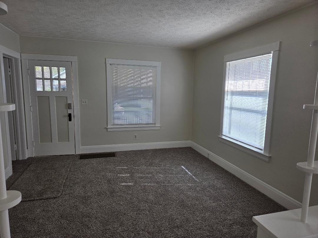 2209 Cooper Ave - Photo 2 of 8