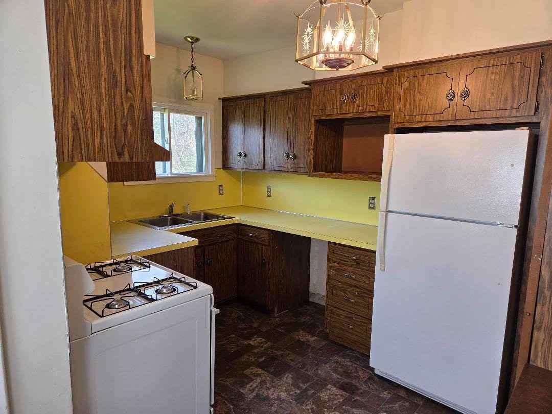 2209 Cooper Ave - Photo 4 of 8