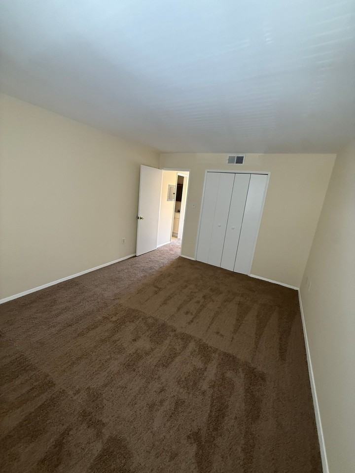 552 Wilson Bridge Dr - Photo 5 of 7