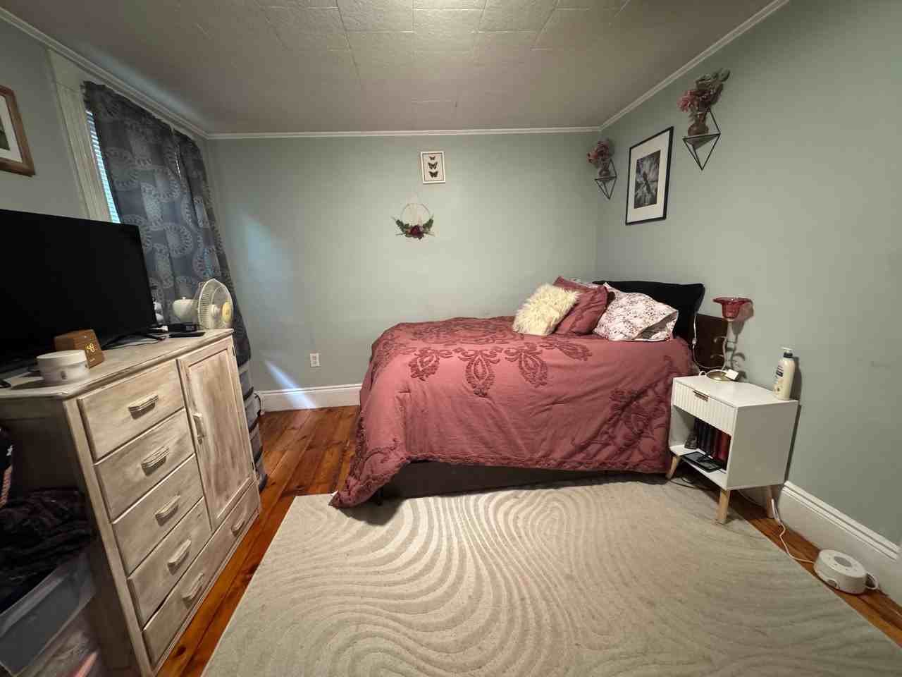 160 Pleasant St #2 - Photo 4 of 6