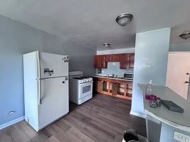 featured image of 2400 W Balmoral Ave #1C