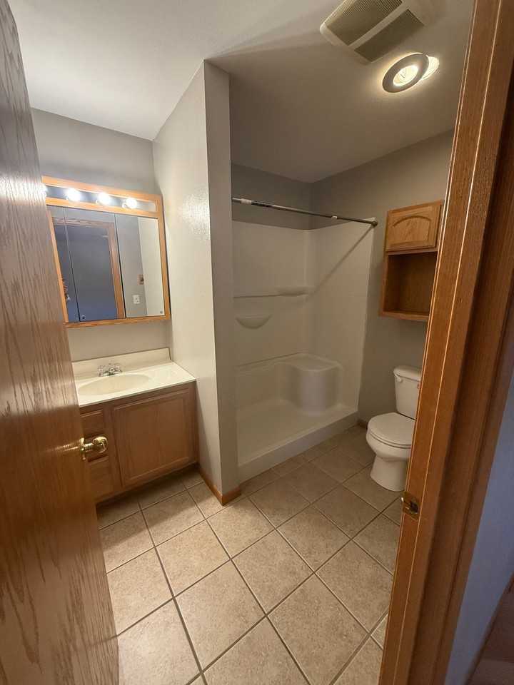 305 W Water St #4 - Photo 3 of 8