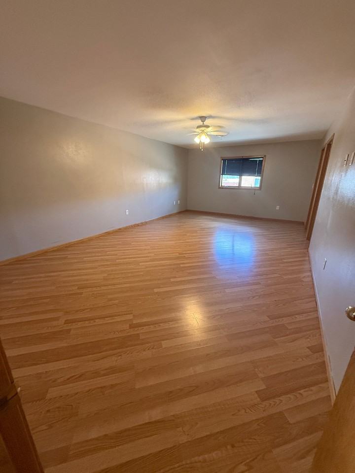 305 W Water St #4 - Photo 5 of 8