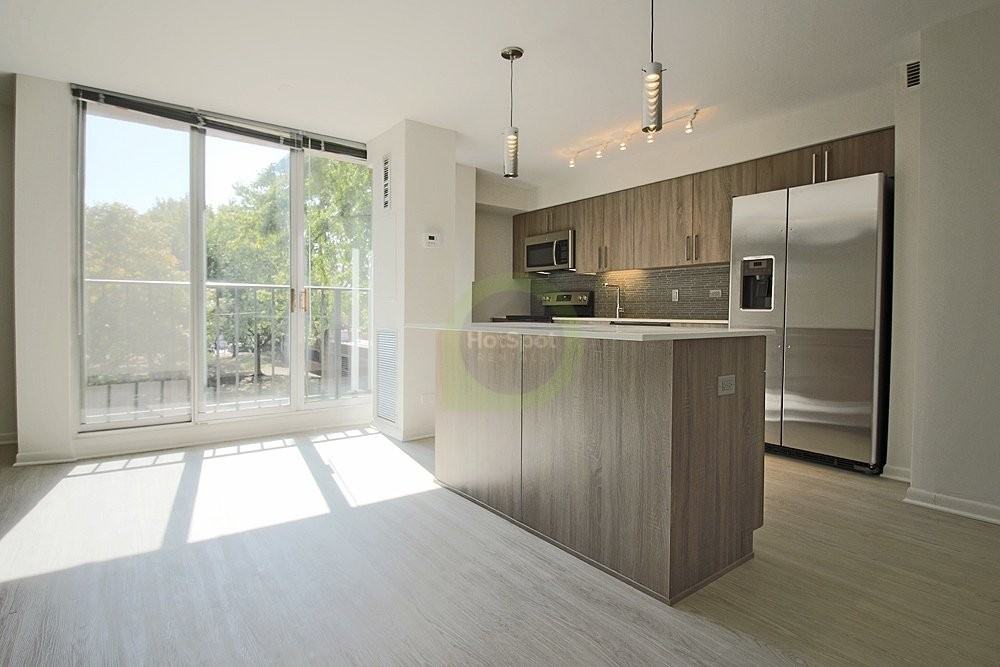 898 S Ashland Ave - Photo 2 of 13