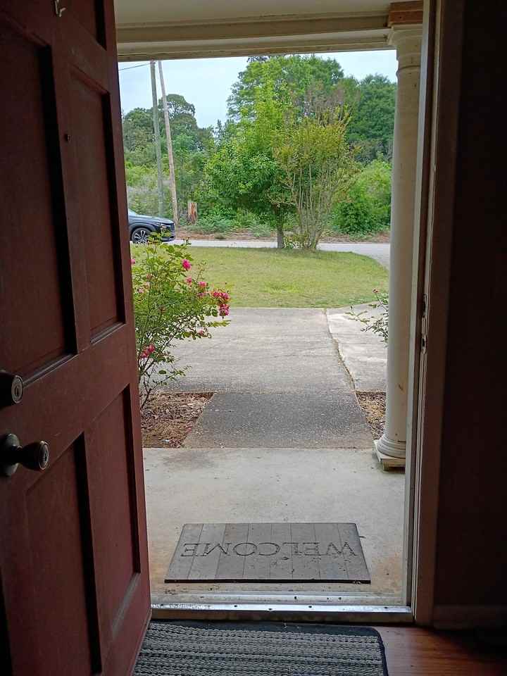 902 E Magnolia Ave - Photo 2 of 11