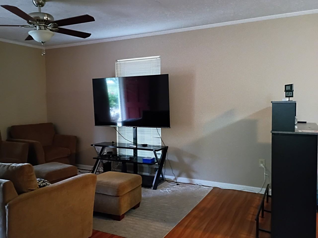 902 E Magnolia Ave - Photo 3 of 11