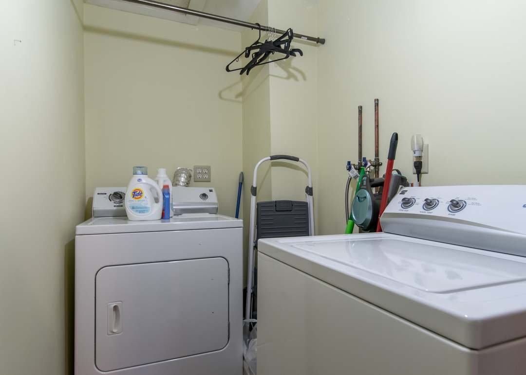 730 E Jefferson St - Photo 3 of 16