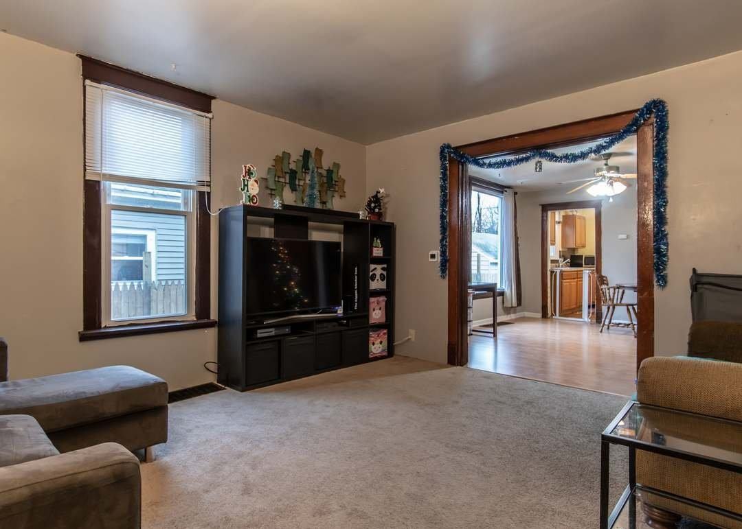 730 E Jefferson St - Photo 6 of 16