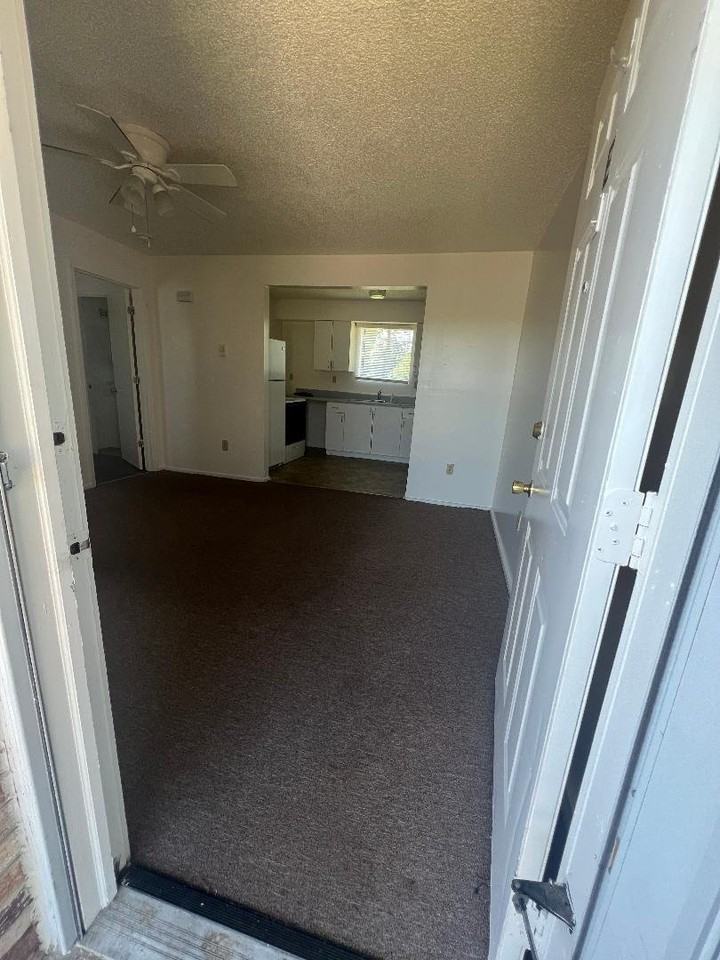 1314 Moorman Ave Nw #E - Photo 4 of 7
