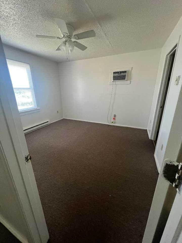 1314 Moorman Ave Nw #E - Photo 5 of 7