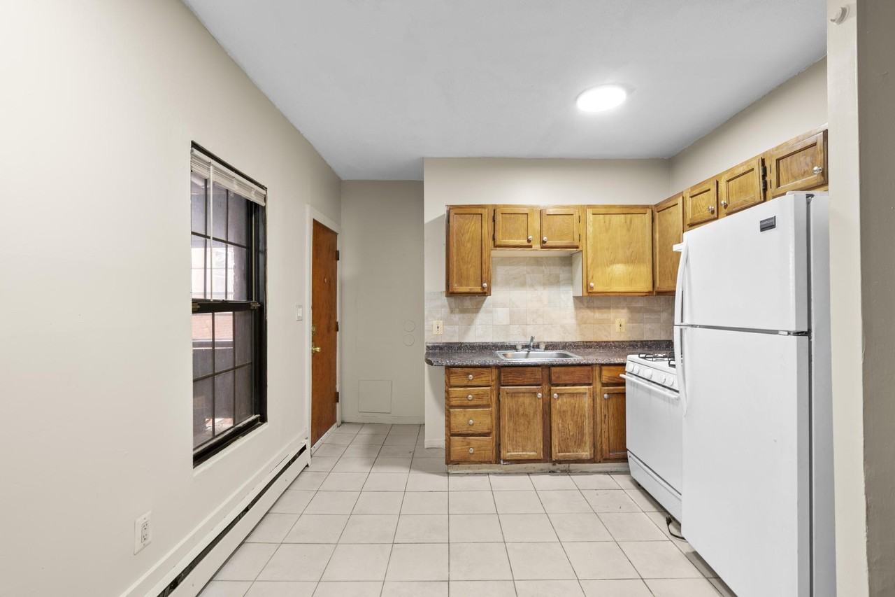 26-28 Lawrence Street - Photo 2 of 50