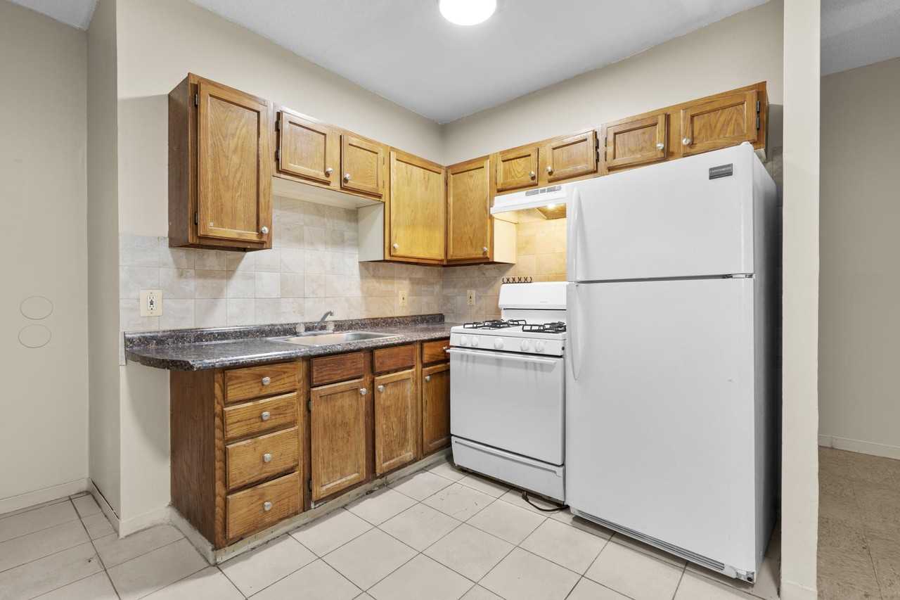 26-28 Lawrence Street - Photo 3 of 50