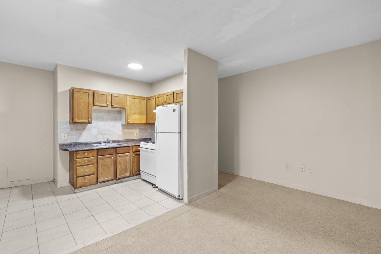 26-28 Lawrence Street - Photo 4 of 50