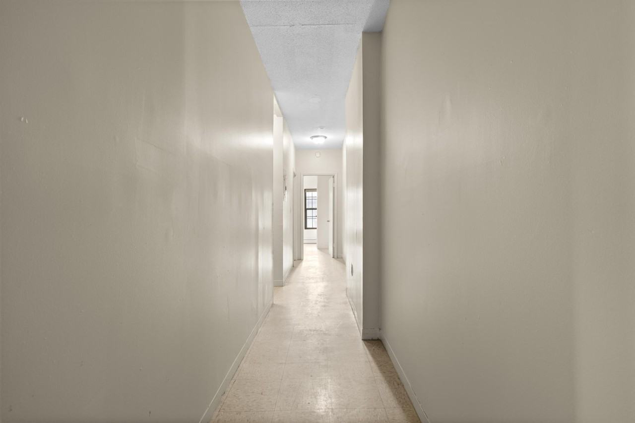 26-28 Lawrence Street - Photo 6 of 50