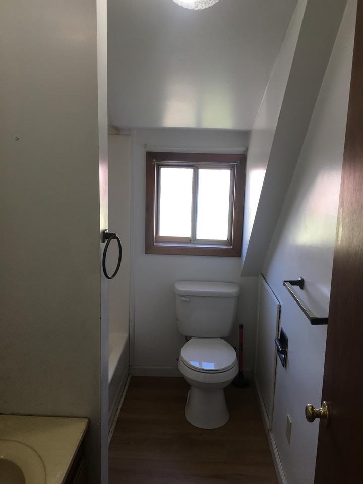1003 8TH STREET - Photo 4 of 10