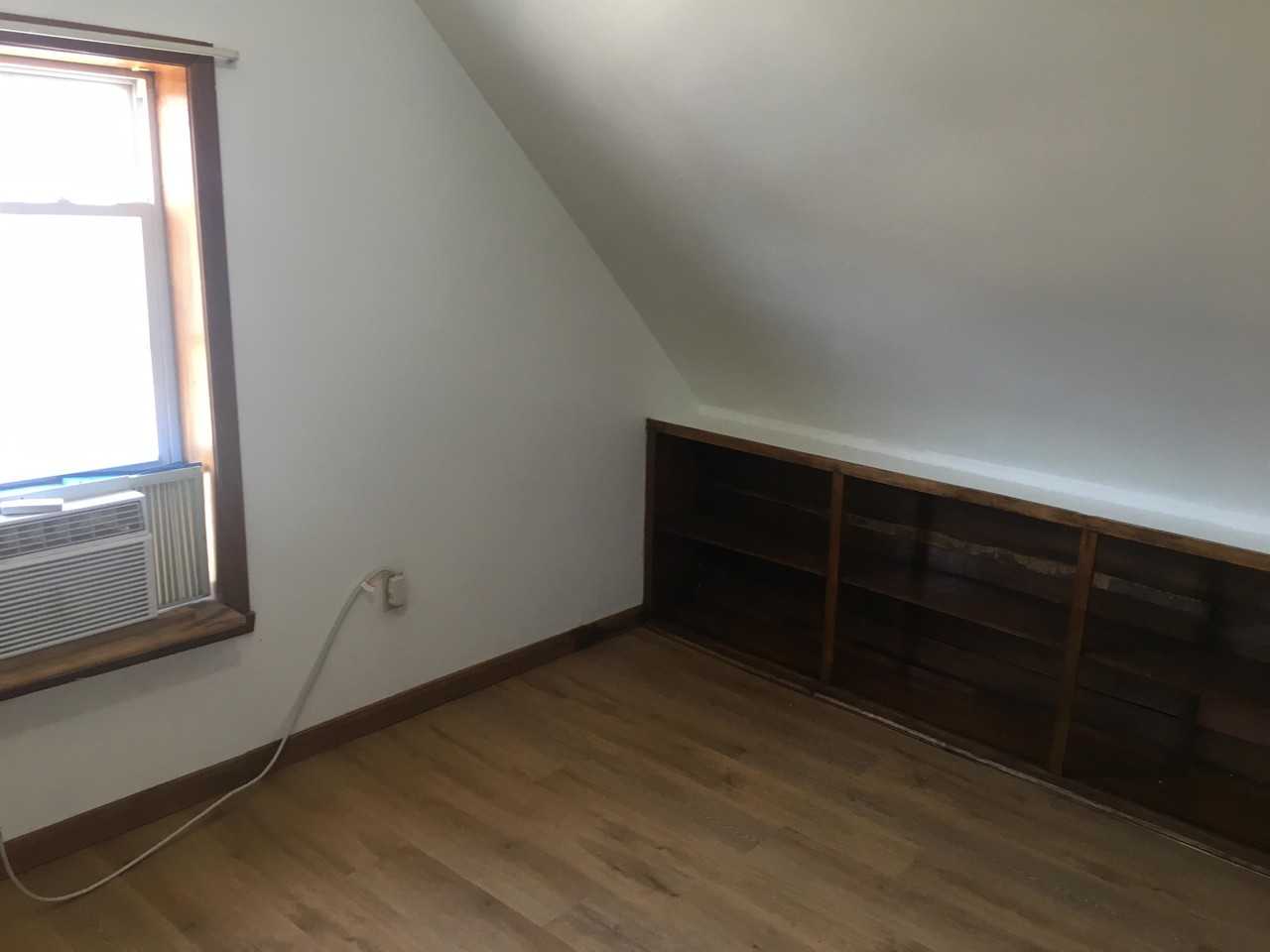 1003 8TH STREET - Photo 6 of 10