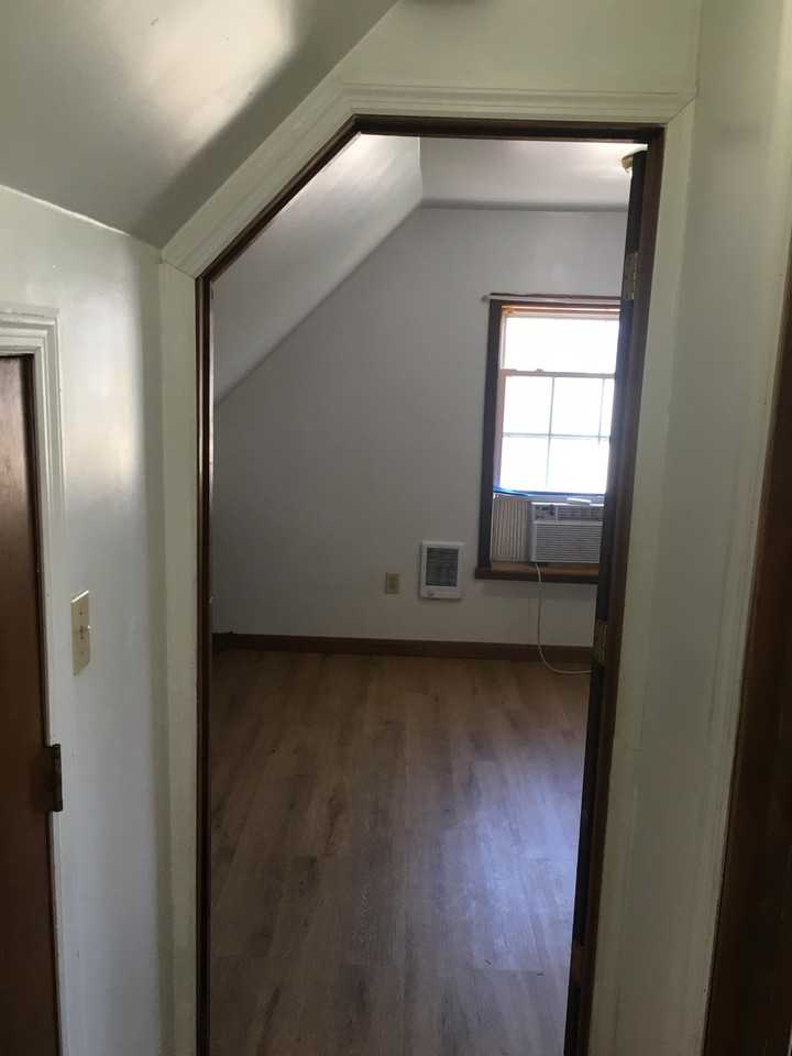 1003 8TH STREET - Photo 7 of 10