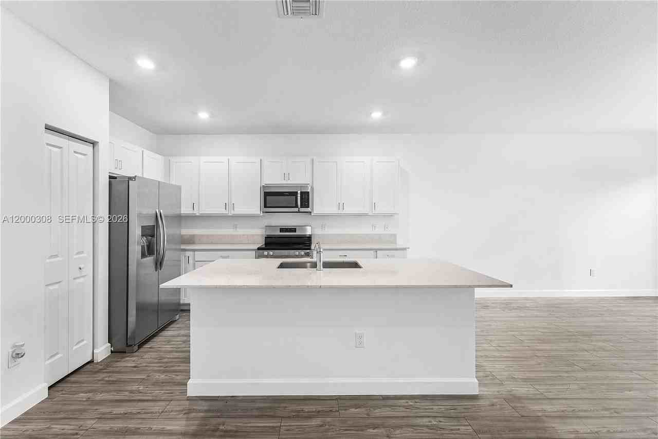 4612 Hollister Avenue #4612 - Photo 4 of 8