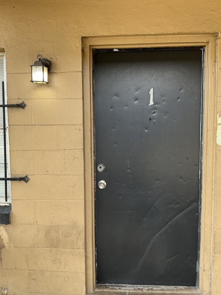 621 West Church Street - Photo 2 of 17
